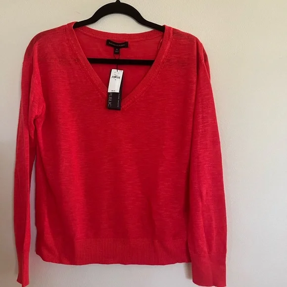 BANANA Republic Linen Blend V Neck Sweater, Size M, NWT - Picture 1 of 3